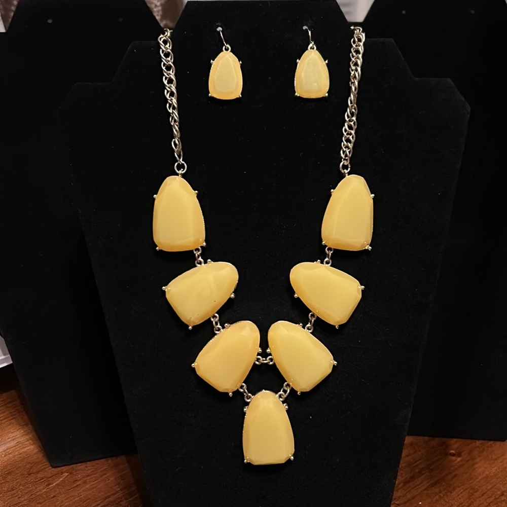 Vintage Bright Yellow and Gold Costume Jewelry Necklace and Earrings Set.